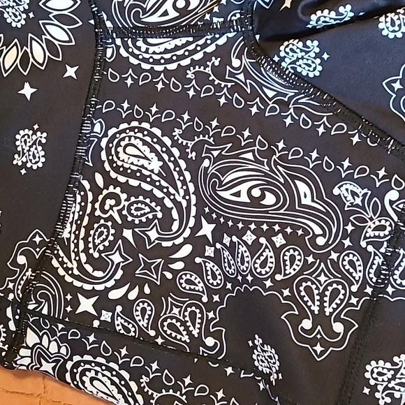 Vull sport midi shorts in black bandana size small - Picture 3 of 6
